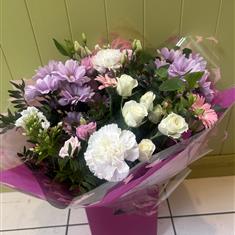 PINKY WHITE HAND TIED